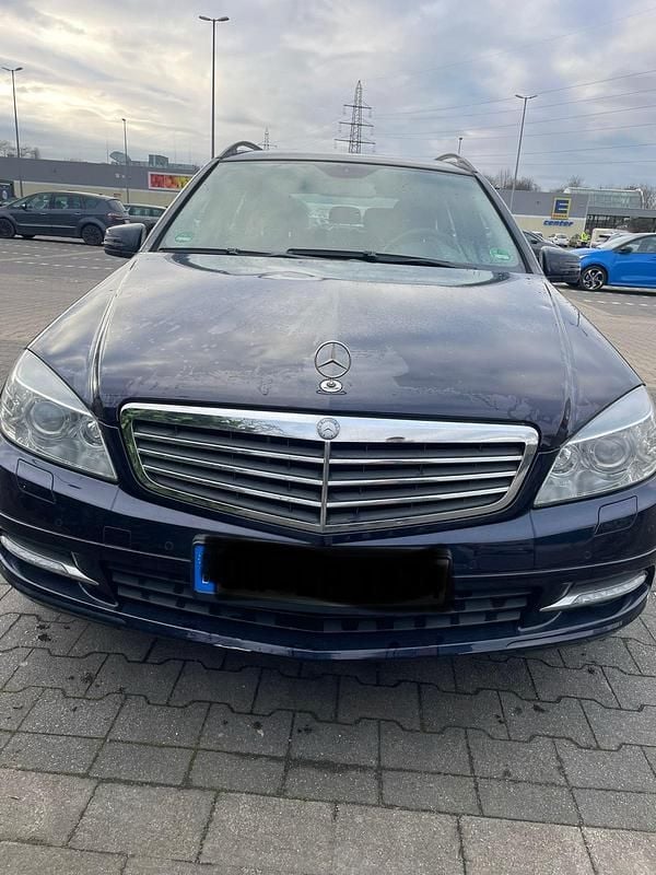 Gebraucht Mercedes C200 136 PS (100 kW) 2011 Blau Kombi