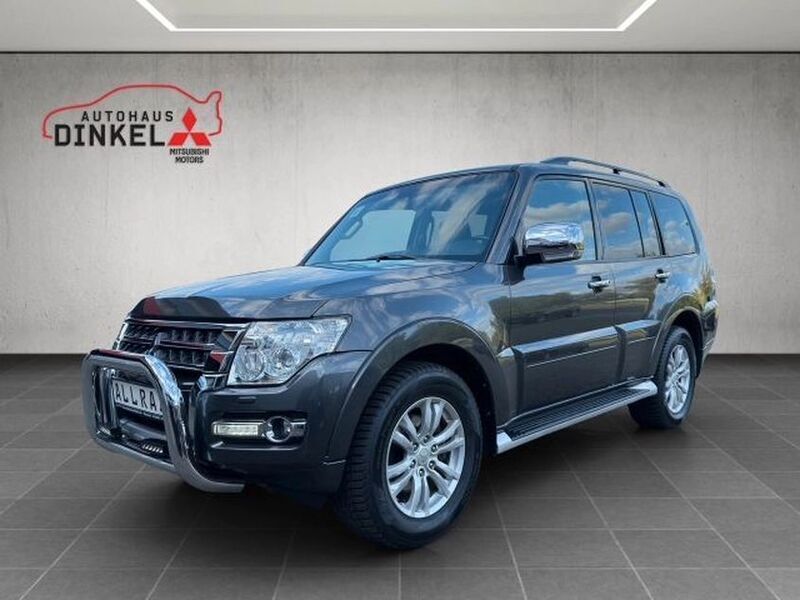 Grau Gebraucht 2017 Mitsubishi Pajero Top SUV | 42.779 € - Bild 1/4