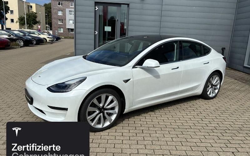 Weiß Gebraucht 2020 Tesla Model 3 Long Range RWD Limousine | 27.200 € (Teuer) - Bild 1/4