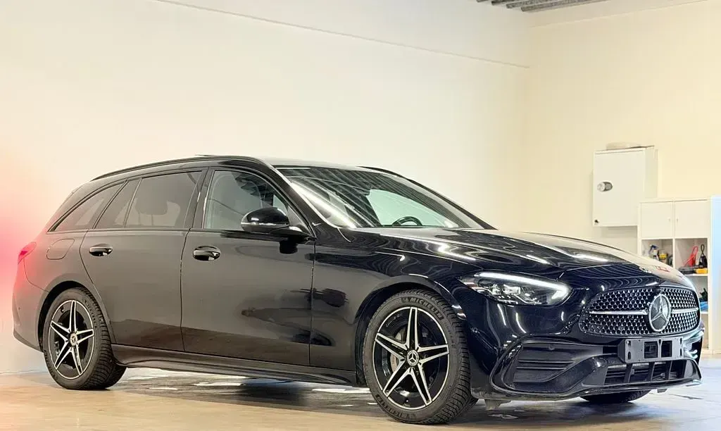 Gebraucht Mercedes 200 AMG line 163 PS (119 kW) 2022 Schwarz Limousine