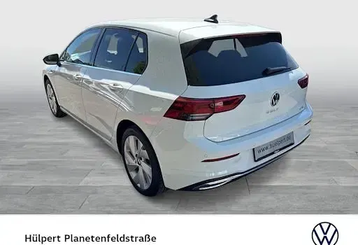 Gebraucht VW Golf VIII Style 130 PS (95 kW) 2024 Weiß Limousine
