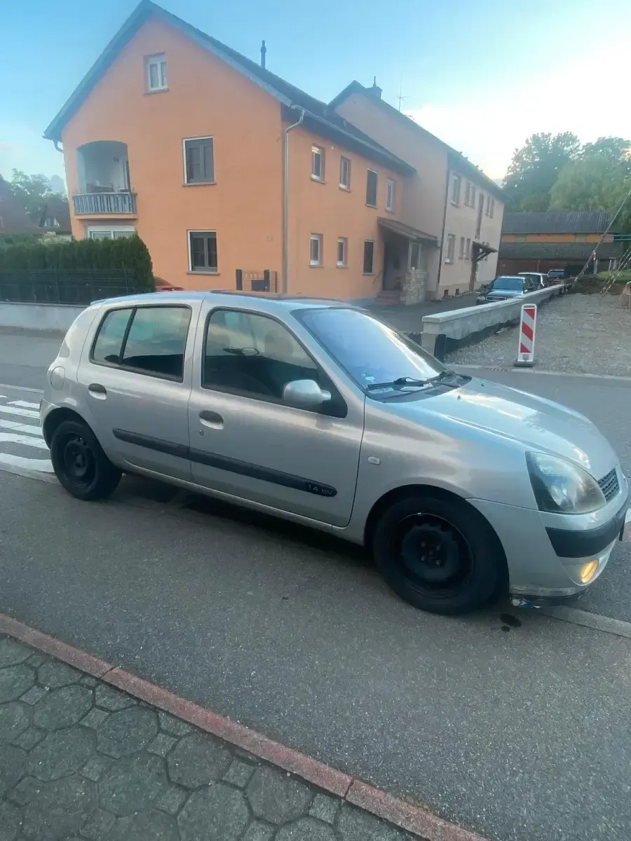 Occasion Renault Clio II 98 ch (72 kW) 2002 Argent Citadine