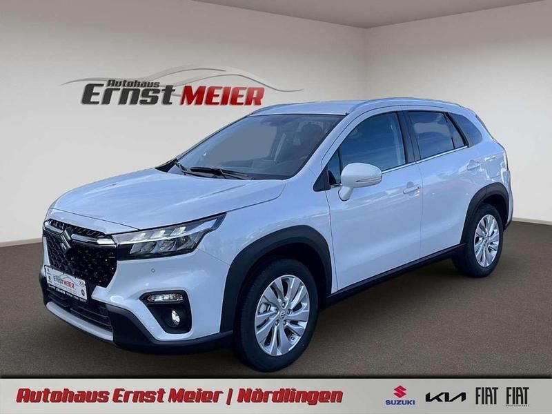Cool white pearl metallic Neu 2024 Suzuki SX4 S-Cross Comfort SUV | 23.400 € (Guter Preis) - Bild 1/4
