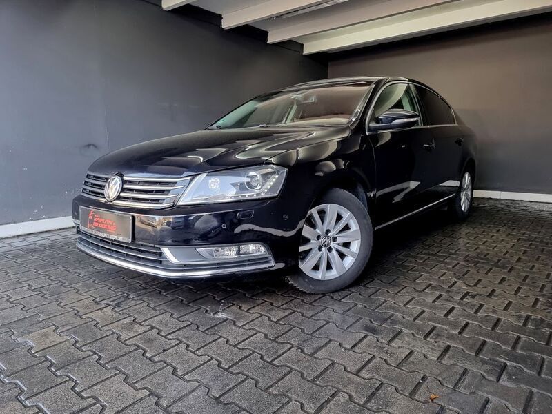 Schwarz Gebraucht 2013 VW Passat Limousine | 9.990 € (Fairer Preis) - Bild 1/4