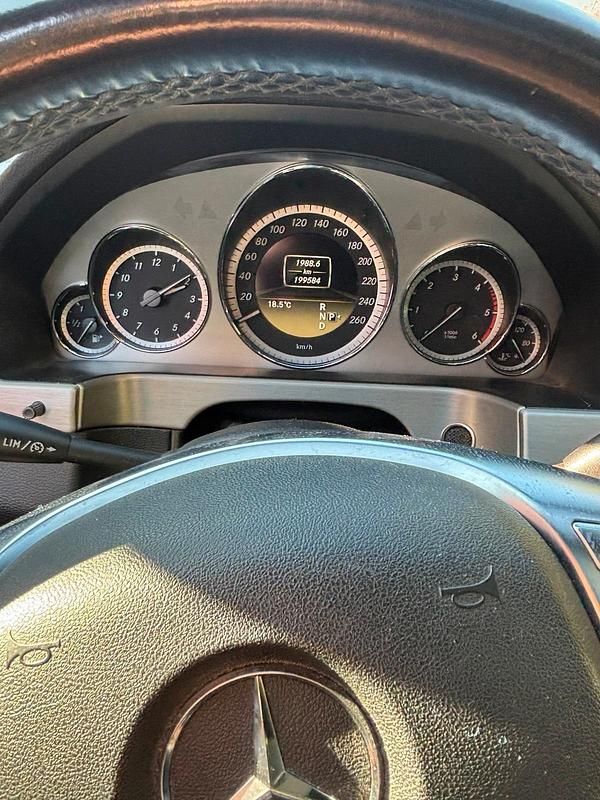 Gebraucht Mercedes E250 AMG 204 PS (150 kW) 2012 Schwarz Kombi