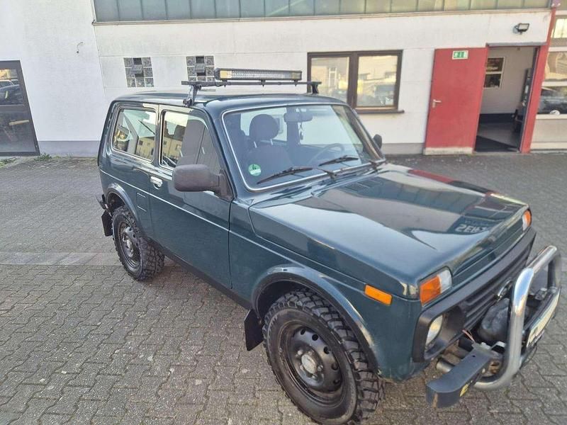 Gebraucht Lada niva 82 PS (60 kW) 2012 Grün SUV