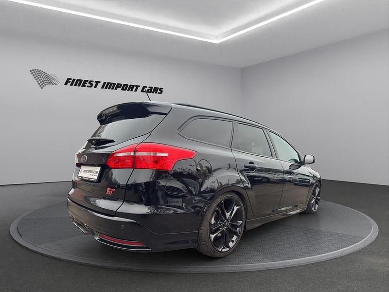 Gebraucht Ford Focus ST 250 PS (183 kW) 2018 Schwarz Limousine