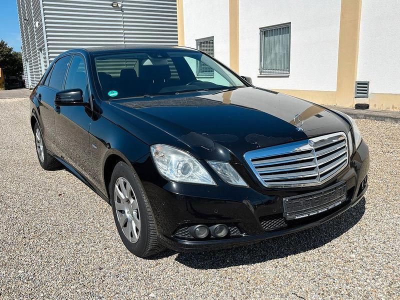 Gebraucht Mercedes E350 211 PS (155 kW) 2010 Schwarz Limousine