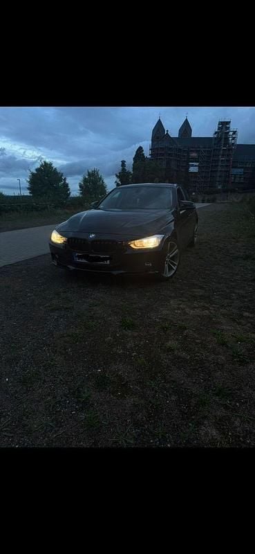 Gebraucht BMW 316 116 PS (85 kW) 2013 Schwarz Limousine