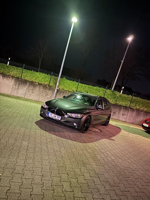Gebraucht BMW 318 Performance 143 PS (105 kW) 2013 Grau Kombi