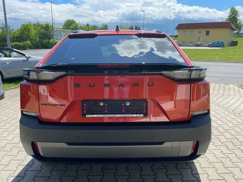 Neu Subaru Uncharted Platinum 252 kW (343 PS) 2026 Orange SUV