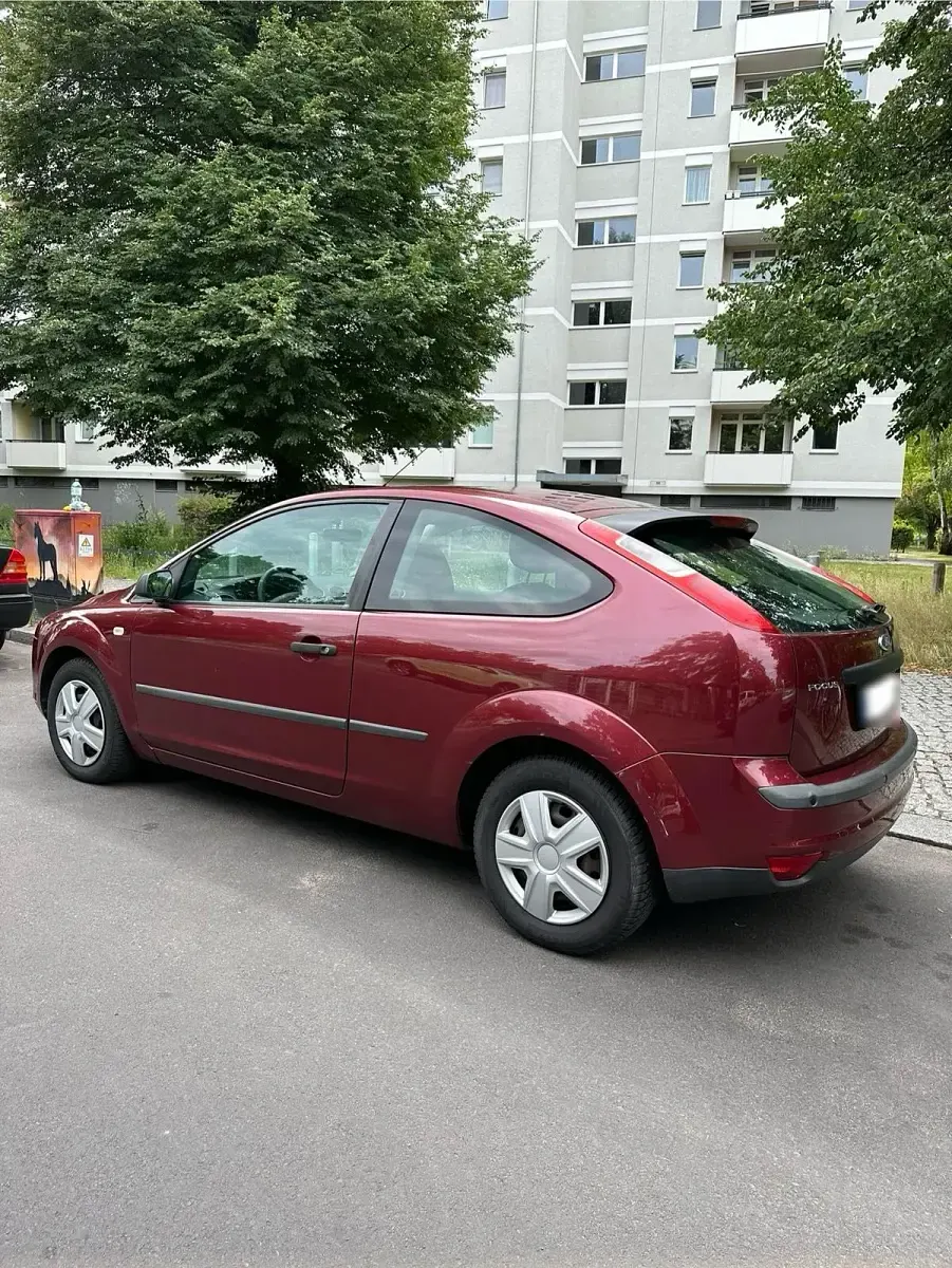 Gebraucht Ford Focus 80 PS (58 kW) 2005 Rot Limousine