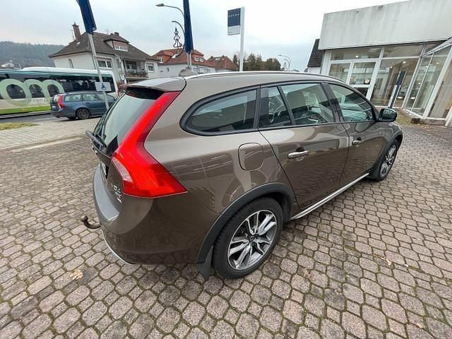 Gebraucht Volvo V60 CC 190 PS (139 kW) 2015 Braun Kombi