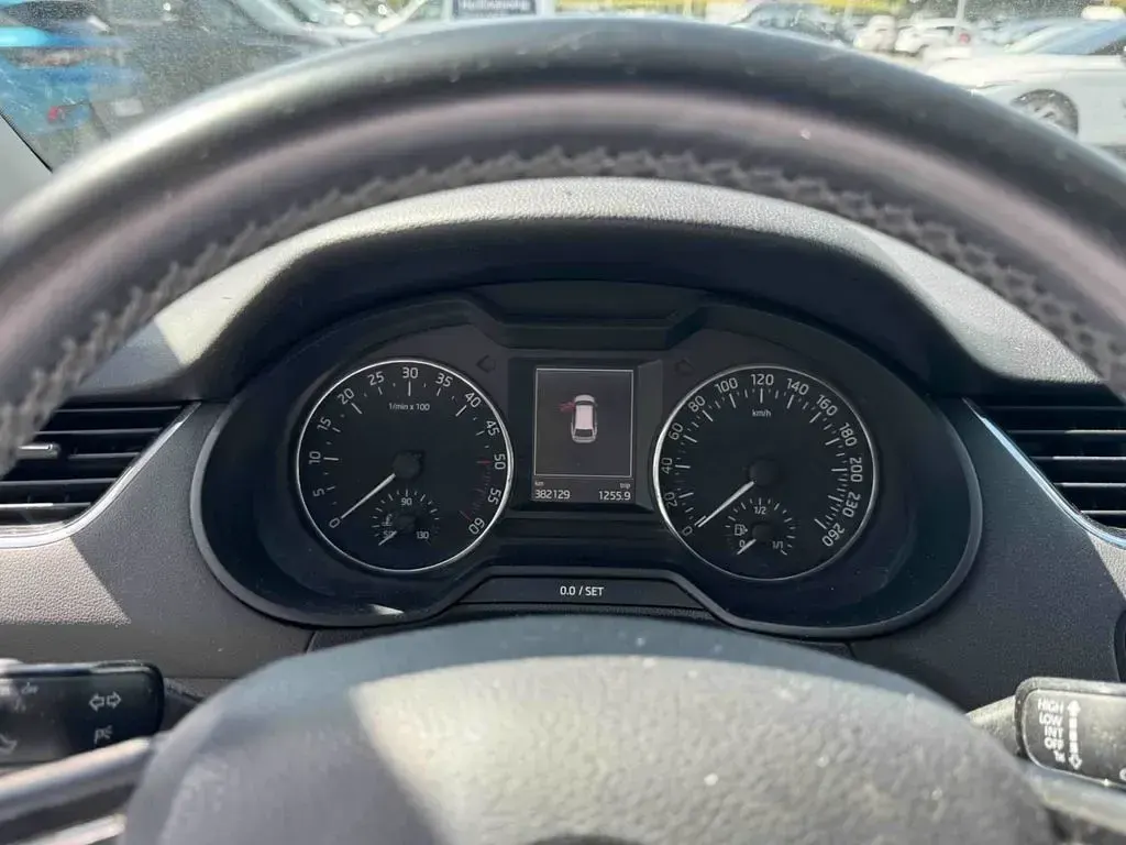 Gebraucht Skoda Octavia Elegance 105 PS (77 kW) 2014 Weiß Kombi