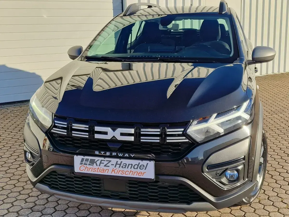 Gebraucht Dacia Sandero Expression 110 PS (80 kW) 2023 Schwarz metallic