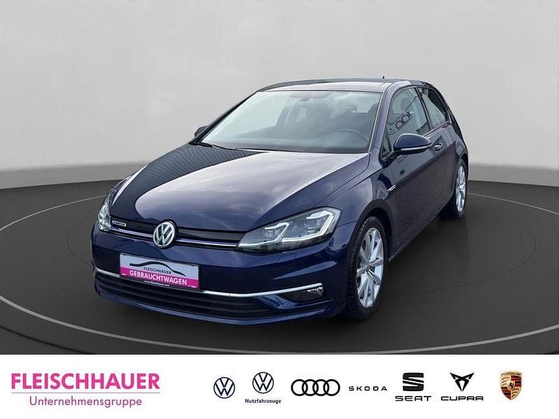 Blau Gebraucht 2019 VW Golf VII Highline Limousine | 15.990 € (Guter Preis) - Bild 1/4