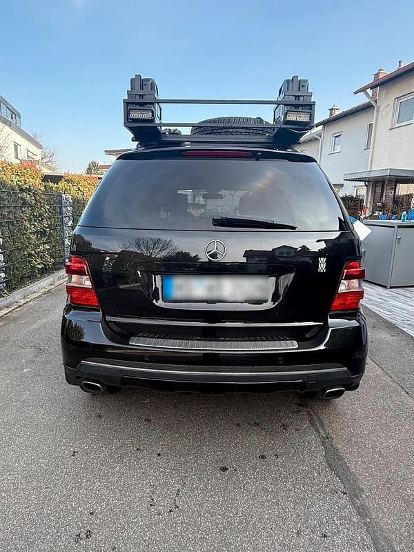 Gebraucht Mercedes ML320 220 PS (161 kW) 2005 Schwarz SUV