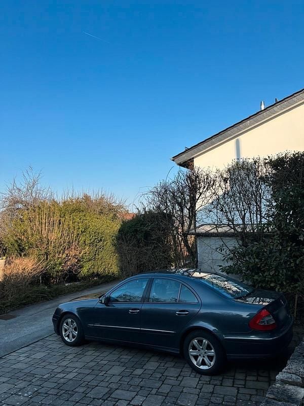 Second-hand Mercedes E200 184 CP (135 kW) 2008 Gri Berlinǎ