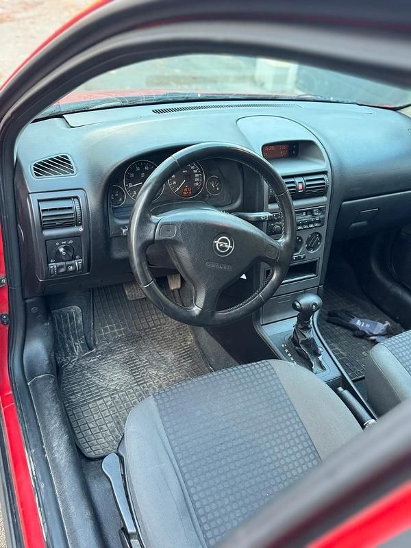 Gebraucht Opel Astra 100 PS (73 kW) 2004 Rot Kombi