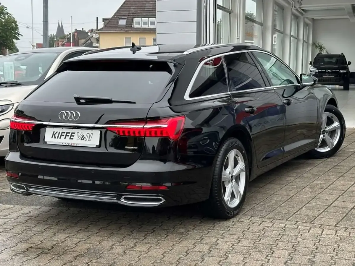 Gebraucht Audi A6 Sport 299 PS (219 kW) 2023 Brillantschwarz Kombi