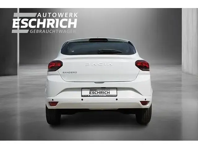 Gebraucht Dacia Sandero Essentiel 91 PS (66 kW) 2024 Weiß Limousine