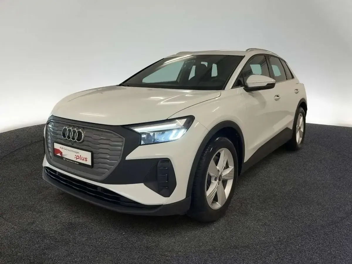 Gebraucht Audi Q4 e-tron Comfort 210 kW (286 PS) 2025 Gletscherweiß metallic SUV