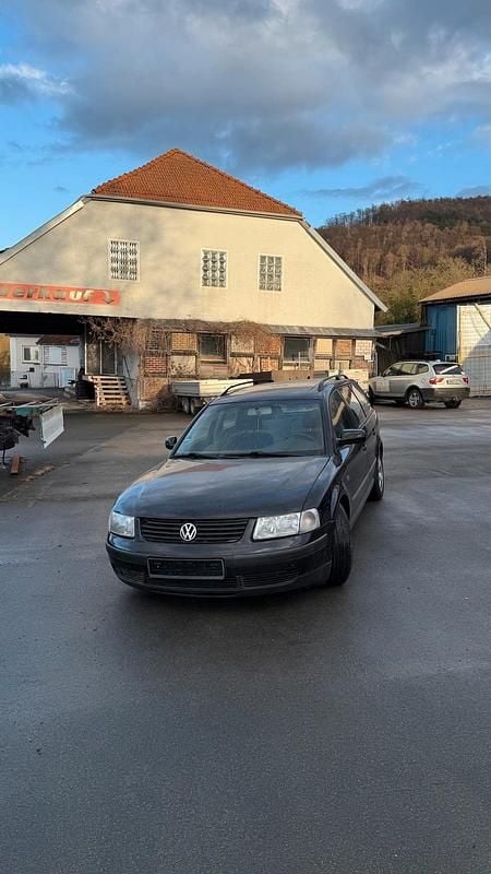 Gebraucht VW Passat 125 PS (91 kW) 1999 Schwarz Kombi