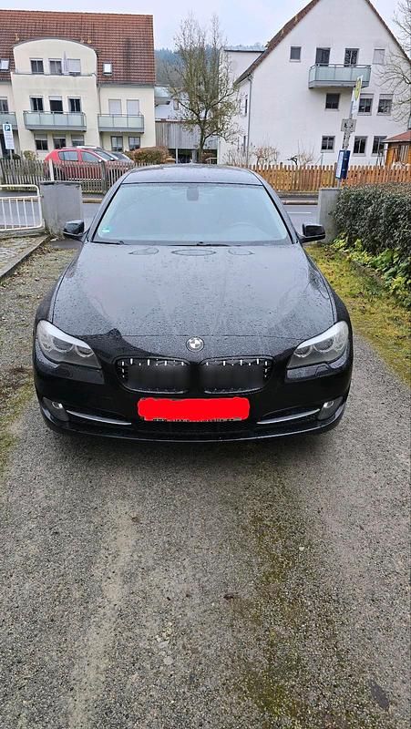 Schwarz Gebraucht 2010 BMW 520 Kombi | 9.490 € (Fairer Preis) - Bild 1/4
