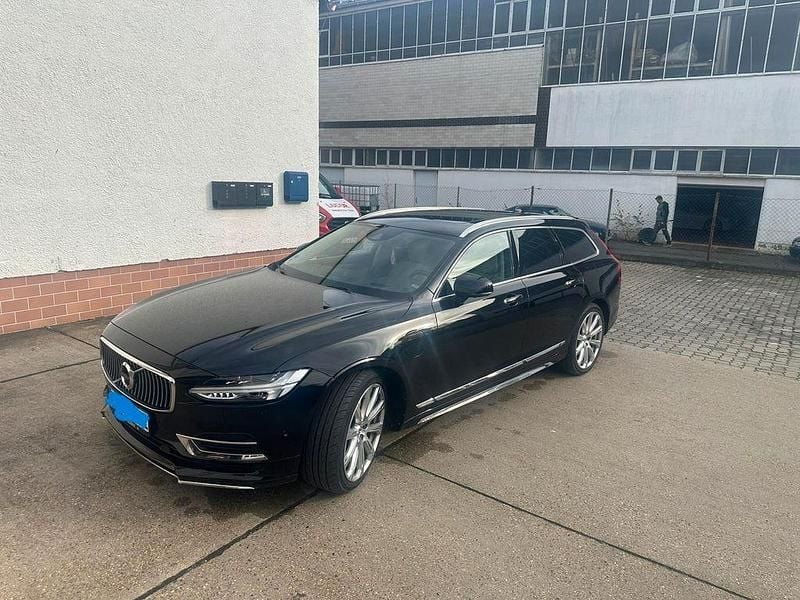 Schwarz Gebraucht 2020 Volvo V90 R-Design Kombi | 28.000 € - Bild 1/4