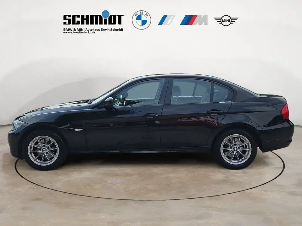 Gebraucht BMW 316 116 PS (85 kW) 2011 Schwarz Limousine