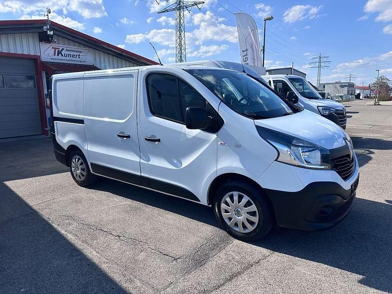 Second-hand Renault Trafic 121 CP (88 kW) 2018 Alb Monovolum