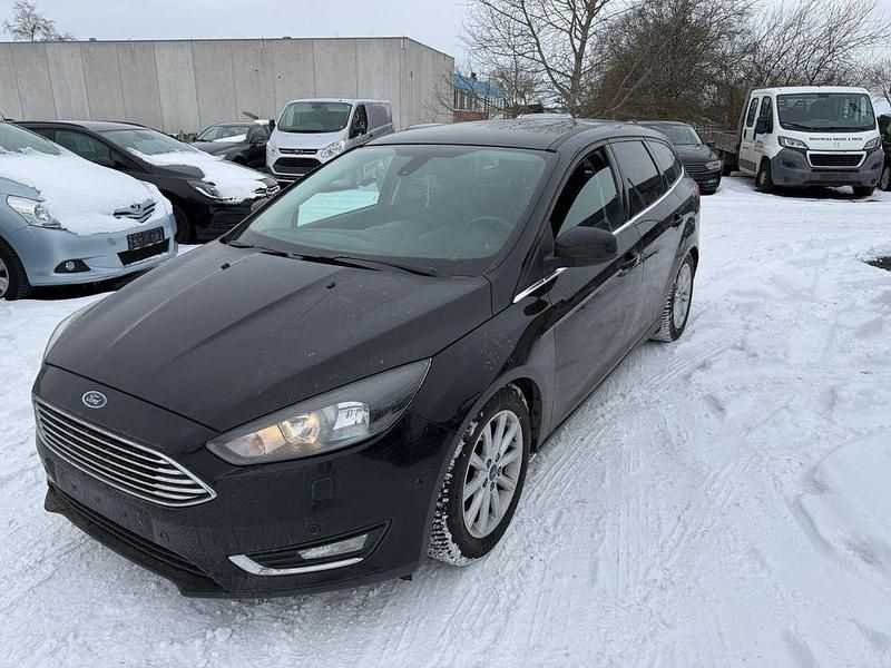 Gebraucht Ford Focus Titanium 182 PS (133 kW) 2015 Schwarz Limousine