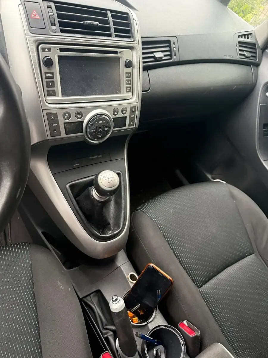 Gebraucht Toyota Verso 126 PS (92 kW) 2012 Weiß Van / Kleinbus