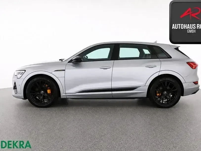 Gebraucht Audi e-tron S-Line 300 kW (408 PS) 2023 Silber SUV
