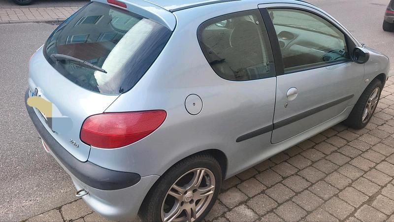 Gebraucht Peugeot 206 60 PS (44 kW) 2003 Blau Kleinwagen