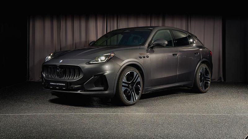 Grau Gebraucht 2024 Maserati Grecale Folgore SUV | 89.250 € (Teuer) - Bild 1/4