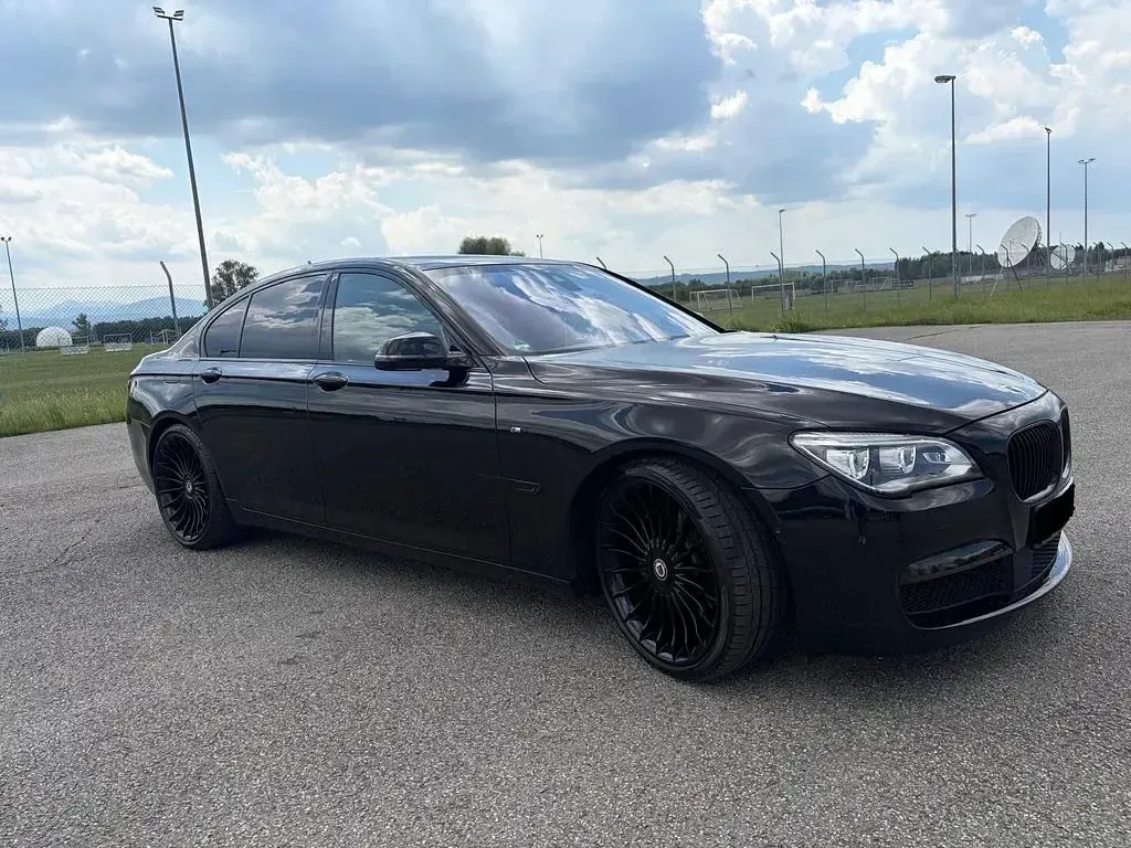 Gebraucht BMW 740 M Sport 313 PS (230 kW) 2015 Schwarz Limousine