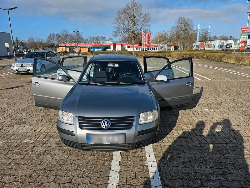 Gebraucht VW Passat 102 PS (75 kW) 2002 Grau Limousine