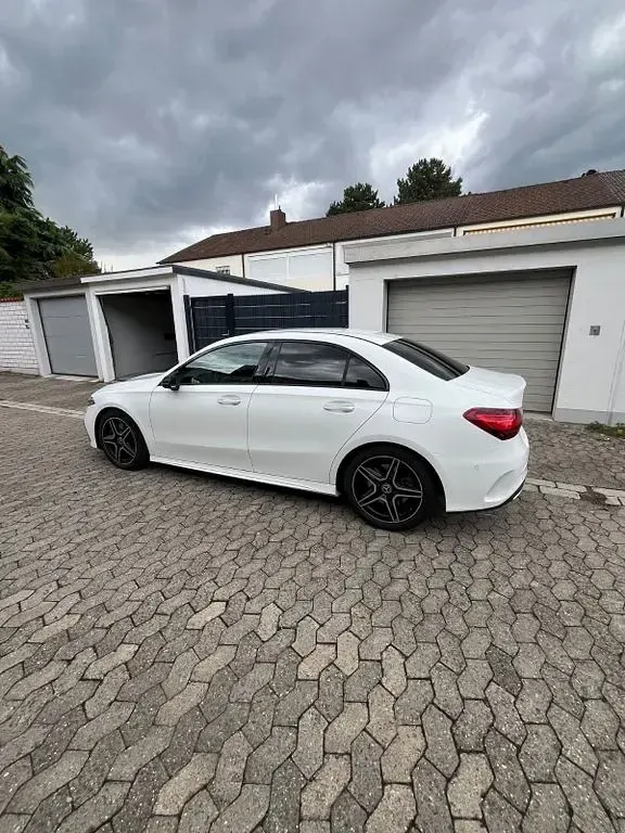 Gebraucht Mercedes A250 AMG line 224 PS (164 kW) 2024 Weiß Limousine