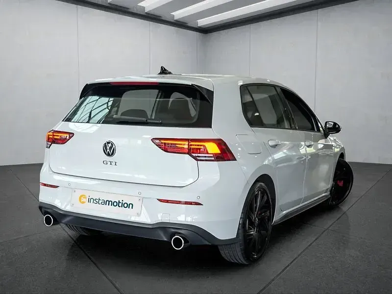 Second-hand VW Golf VIII GTI 245 CP (180 kW) 2024 Alb Hatchback