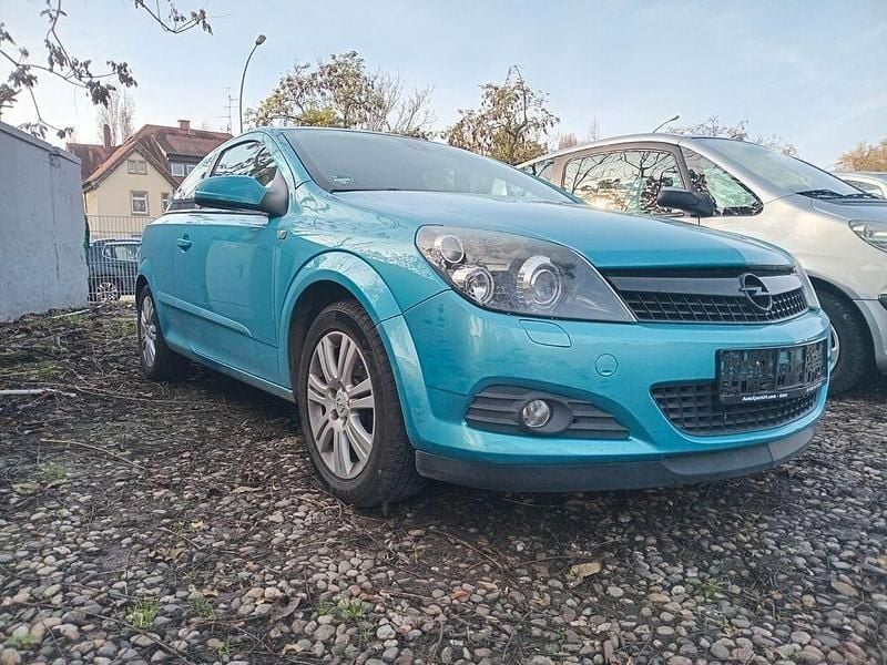 Blau Gebraucht 2009 Opel Astra GTC Innovation Limousine | 2.980 € (Guter Preis) - Bild 1/4
