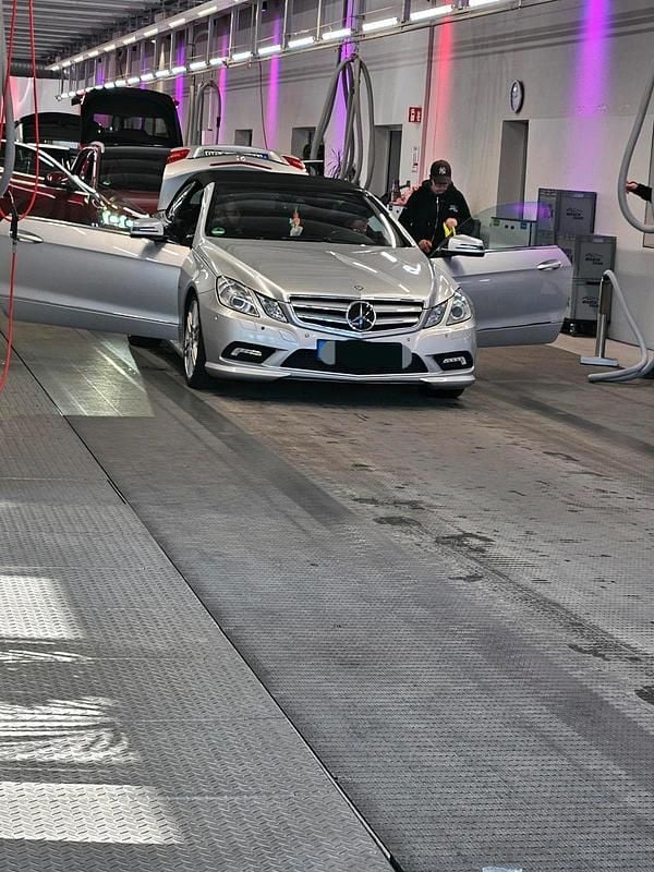 Silber Gebraucht 2010 Mercedes E350 Cabrio | 12.600 € (Fairer Preis) - Bild 1/4