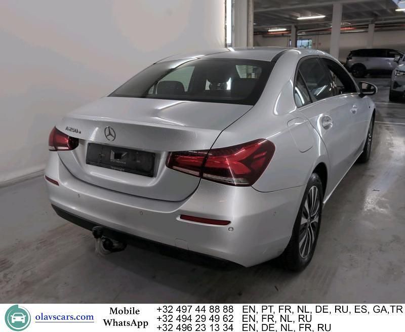 Gebraucht Mercedes A250 160 PS (117 kW) 2021 Silber Limousine