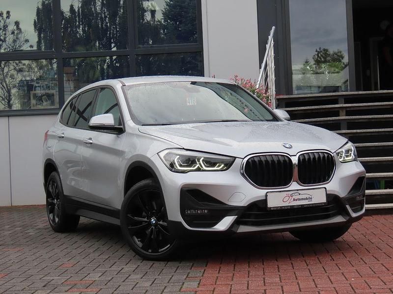 Silber Gebraucht 2021 BMW X1 Advantage SUV | 18.900 € (Fairer Preis) - Bild 1/4