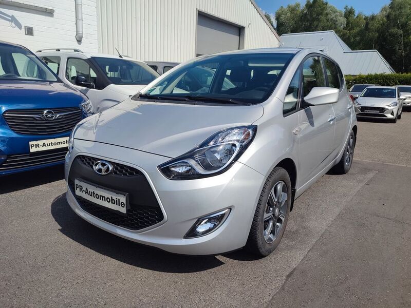 Silber Gebraucht 2019 Hyundai ix20 Van / Kleinbus | 14.999 € (Fairer Preis) - Bild 1/4