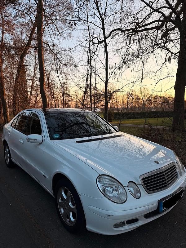 Gebraucht Mercedes E200 122 PS (89 kW) 2006 Weiß Limousine