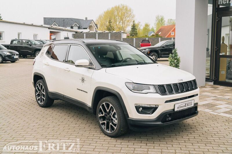 Pearl white / dach black (metallic) Gebraucht 2018 Jeep Compass Limited SUV | 19.360 € (Etwas zu teuer) - Bild 1/4