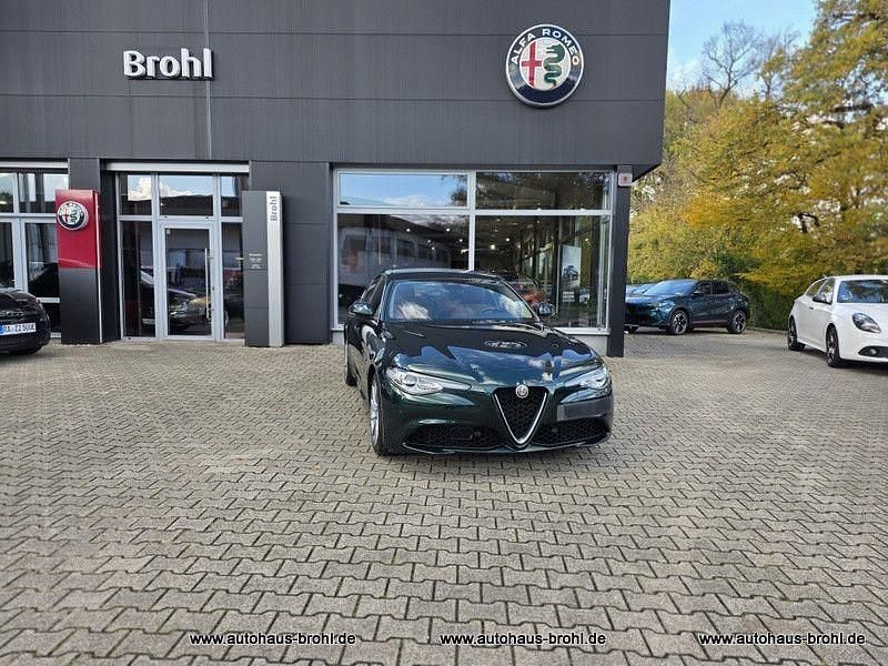 Grün Gebraucht 2021 Alfa Romeo Giulia Super Limousine | 29.900 € (Etwas zu teuer) - Bild 1/4