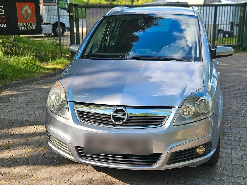 Grau Gebraucht 2008 Opel Zafira Van / Kleinbus | 2.499 € (Fairer Preis) - Bild 1/4