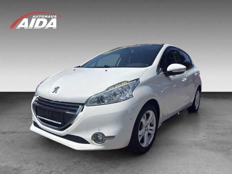 Weiß Gebraucht 2015 Peugeot 208 Allure Kleinwagen | 7.490 € (Fairer Preis) - Bild 1/4